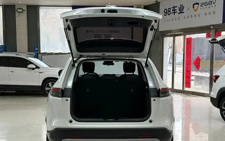 Honda Vezel, 2023 год, 1 490 000 рублей, 17 фотография