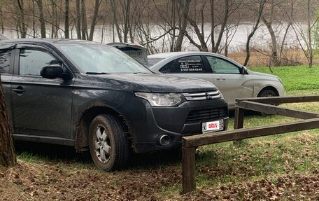Mitsubishi Outlander III рестайлинг 3, 2014 год, 1 300 000 рублей, 8 фотография