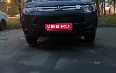 Mitsubishi Outlander III рестайлинг 3, 2014 год, 1 300 000 рублей, 14 фотография