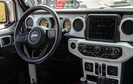 Jeep Wrangler, 2021 год, 7 250 000 рублей, 16 фотография