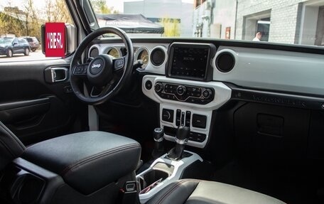 Jeep Wrangler, 2021 год, 7 250 000 рублей, 17 фотография