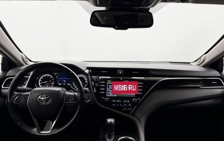Toyota Camry, 2021 год, 3 489 000 рублей, 18 фотография