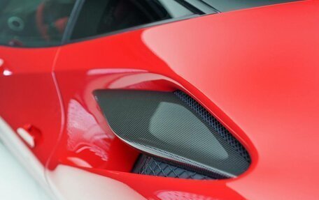Ferrari F8, 2021 год, 24 990 000 рублей, 14 фотография