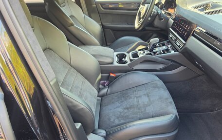 Porsche Cayenne III, 2022 год, 17 000 000 рублей, 17 фотография