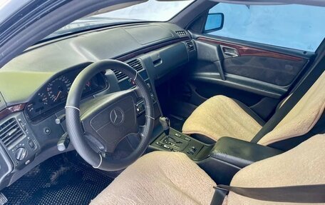 Mercedes-Benz E-Класс, 1997 год, 400 000 рублей, 3 фотография