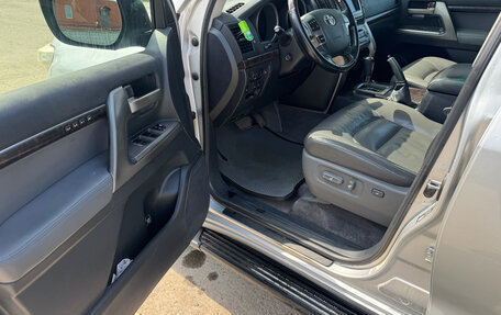 Toyota Land Cruiser 200, 2008 год, 2 850 000 рублей, 7 фотография