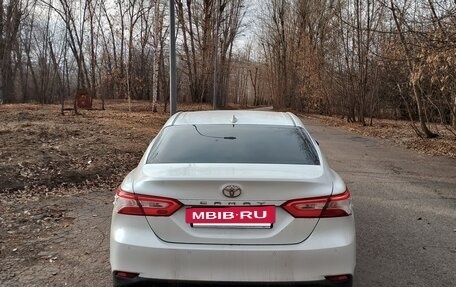 Toyota Camry, 2021 год, 2 600 000 рублей, 4 фотография