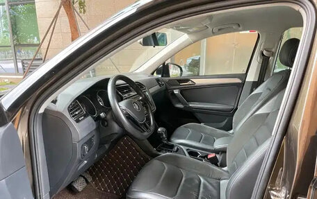 Volkswagen Tiguan II, 2020 год, 1 620 004 рублей, 6 фотография
