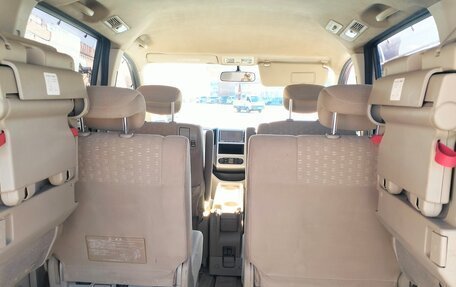 Nissan Serena III, 2005 год, 910 000 рублей, 14 фотография