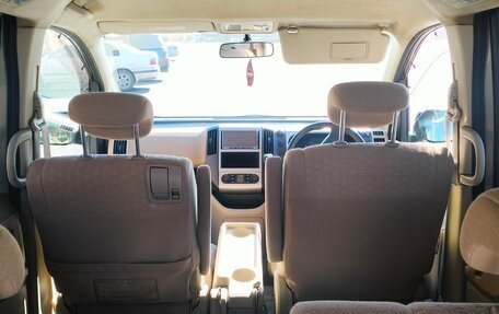 Nissan Serena III, 2005 год, 910 000 рублей, 19 фотография