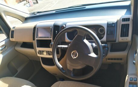 Nissan Serena III, 2005 год, 910 000 рублей, 22 фотография
