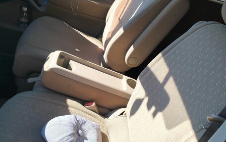 Nissan Serena III, 2005 год, 910 000 рублей, 24 фотография