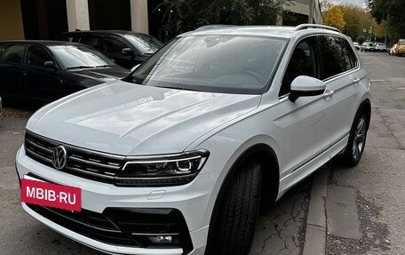 Volkswagen Tiguan II, 2019 год, 3 800 000 рублей, 2 фотография