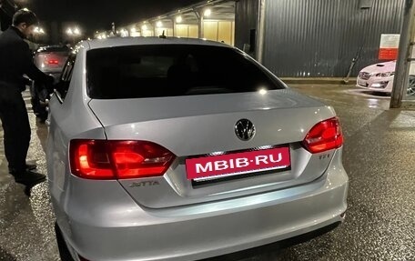 Volkswagen Jetta VI, 2012 год, 650 000 рублей, 2 фотография