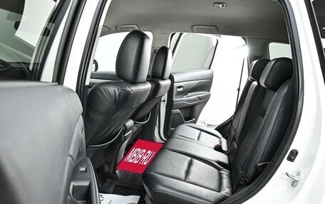 Mitsubishi Outlander III рестайлинг 3, 2014 год, 1 165 000 рублей, 10 фотография