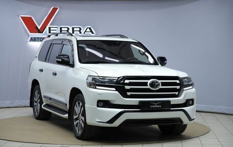 Toyota Land Cruiser 200, 2016 год, 7 190 000 рублей, 3 фотография