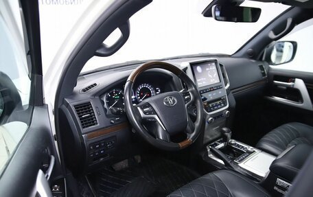 Toyota Land Cruiser 200, 2016 год, 7 190 000 рублей, 10 фотография