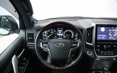 Toyota Land Cruiser 200, 2016 год, 7 190 000 рублей, 13 фотография