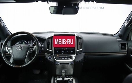 Toyota Land Cruiser 200, 2016 год, 7 190 000 рублей, 12 фотография