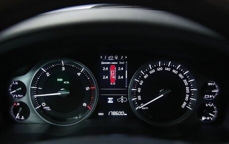 Toyota Land Cruiser 200, 2016 год, 7 190 000 рублей, 17 фотография