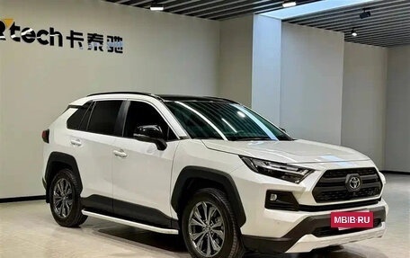 Toyota RAV4, 2024 год, 4 357 018 рублей, 3 фотография
