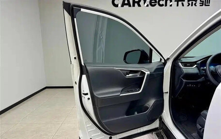 Toyota RAV4, 2024 год, 4 357 018 рублей, 9 фотография