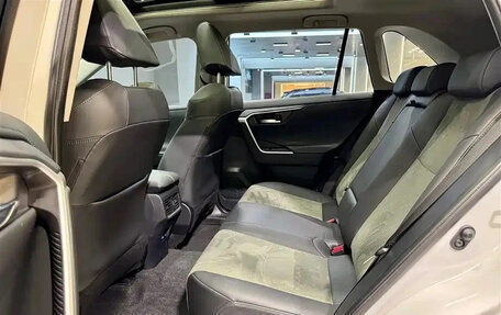 Toyota RAV4, 2024 год, 4 357 018 рублей, 21 фотография