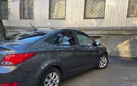 Hyundai Solaris II рестайлинг, 2016 год, 800 000 рублей, 2 фотография