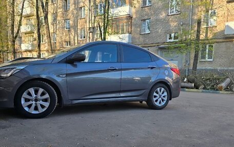 Hyundai Solaris II рестайлинг, 2016 год, 800 000 рублей, 4 фотография