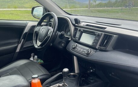 Toyota RAV4, 2014 год, 1 550 000 рублей, 8 фотография
