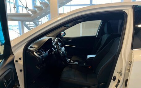 Toyota Camry, 2017 год, 1 798 400 рублей, 13 фотография