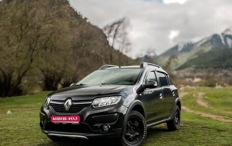 Renault Sandero II рестайлинг, 2017 год, 870 000 рублей, 1 фотография