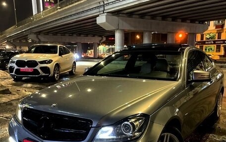 Mercedes-Benz C-Класс, 2011 год, 1 300 000 рублей, 1 фотография