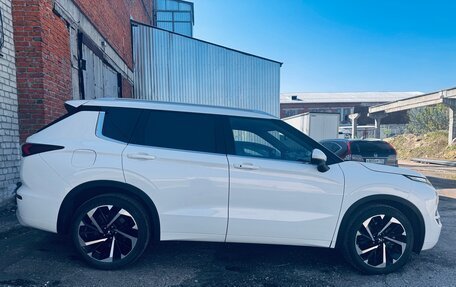 Mitsubishi Outlander, 2023 год, 1 500 000 рублей, 3 фотография