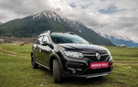 Renault Sandero II рестайлинг, 2017 год, 870 000 рублей, 2 фотография