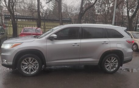 Toyota Highlander III, 2015 год, 2 400 000 рублей, 6 фотография