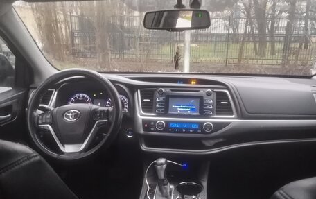 Toyota Highlander III, 2015 год, 2 400 000 рублей, 8 фотография
