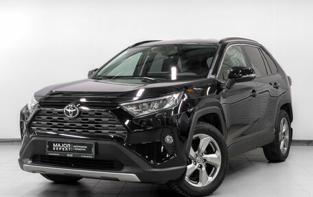Toyota RAV4, 2021 год, 3 800 000 рублей, 1 фотография