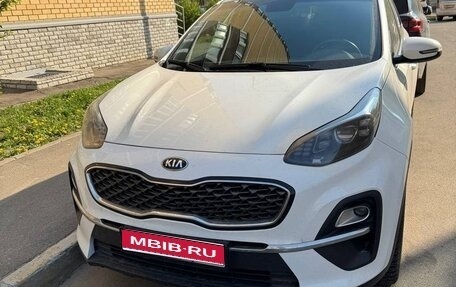 KIA Sportage IV рестайлинг, 2020 год, 2 340 000 рублей, 1 фотография