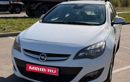 Opel Astra J, 2015 год, 900 000 рублей, 1 фотография