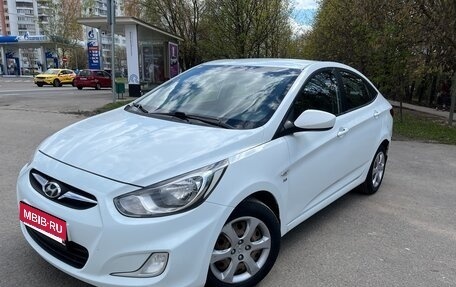 Hyundai Solaris II рестайлинг, 2013 год, 880 000 рублей, 1 фотография
