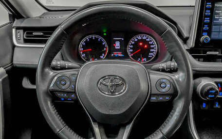 Toyota RAV4, 2021 год, 3 800 000 рублей, 21 фотография