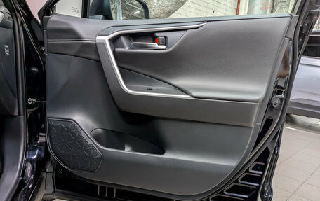 Toyota RAV4, 2021 год, 3 800 000 рублей, 23 фотография