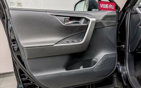 Toyota RAV4, 2021 год, 3 800 000 рублей, 19 фотография