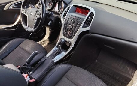Opel Astra J, 2013 год, 775 000 рублей, 11 фотография