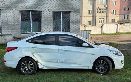 Hyundai Solaris II рестайлинг, 2011 год, 500 000 рублей, 4 фотография