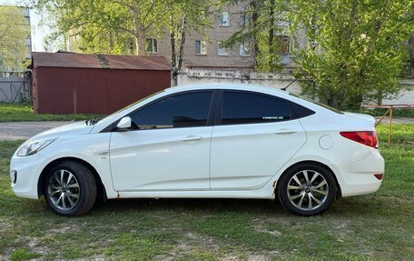 Hyundai Solaris II рестайлинг, 2011 год, 500 000 рублей, 8 фотография