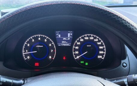 Hyundai Solaris II рестайлинг, 2011 год, 500 000 рублей, 14 фотография