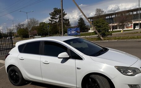 Opel Astra J, 2011 год, 650 000 рублей, 4 фотография