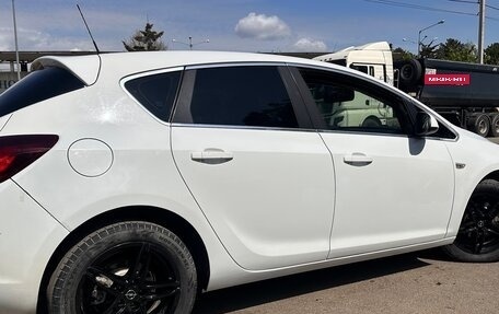 Opel Astra J, 2011 год, 650 000 рублей, 3 фотография